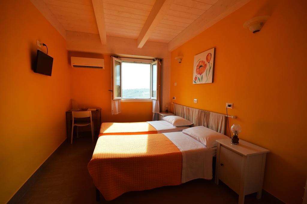 Belvedere Ostrense Agriturismo Al Rifugio Divino מראה חיצוני תמונה